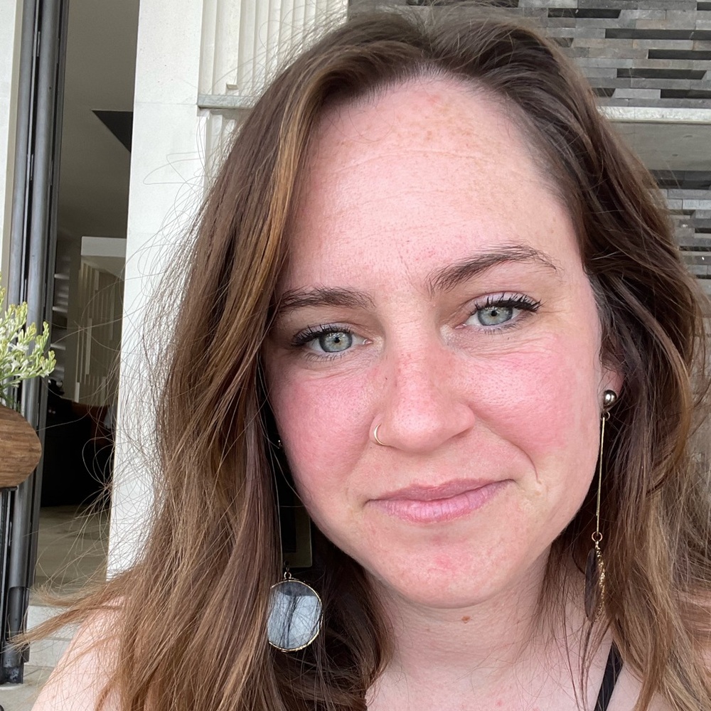 Meet your Posher, Brit